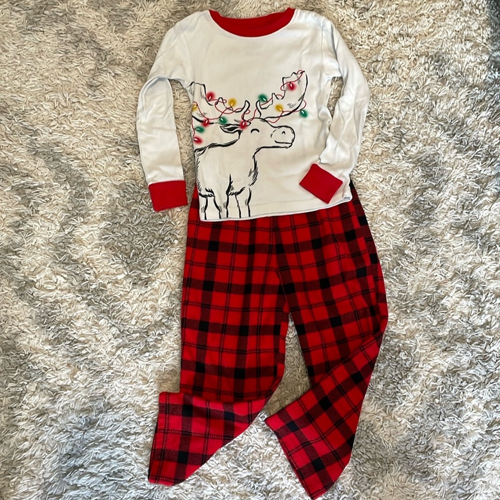 Carter’s pajama set size 5t
